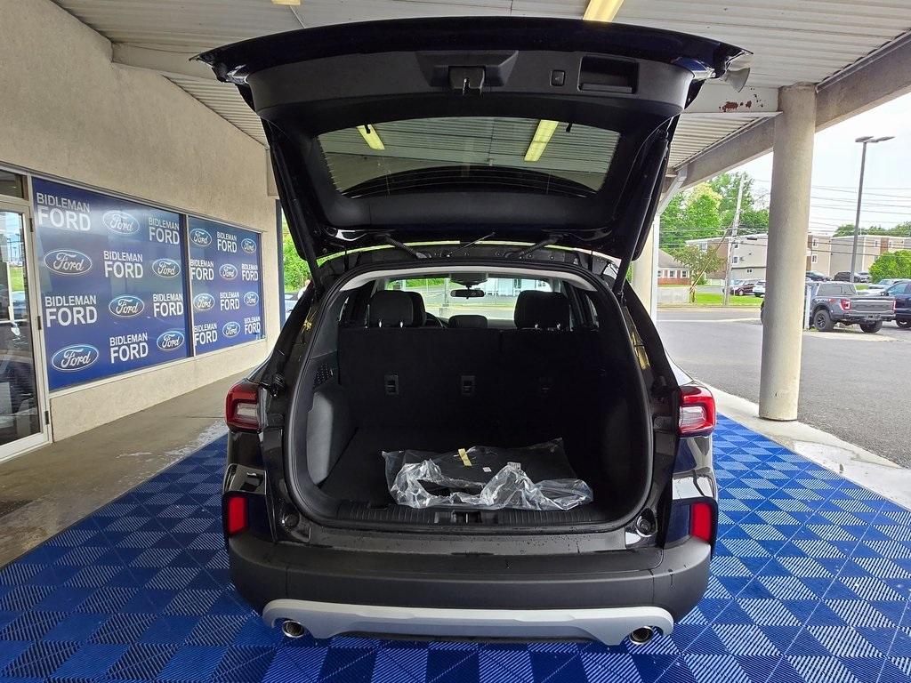 new 2025 Ford Escape car, priced at $30,228