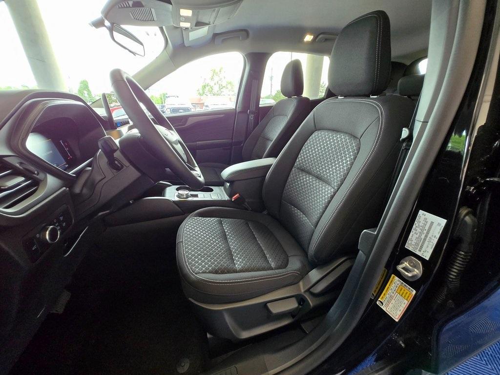 new 2025 Ford Escape car, priced at $30,228