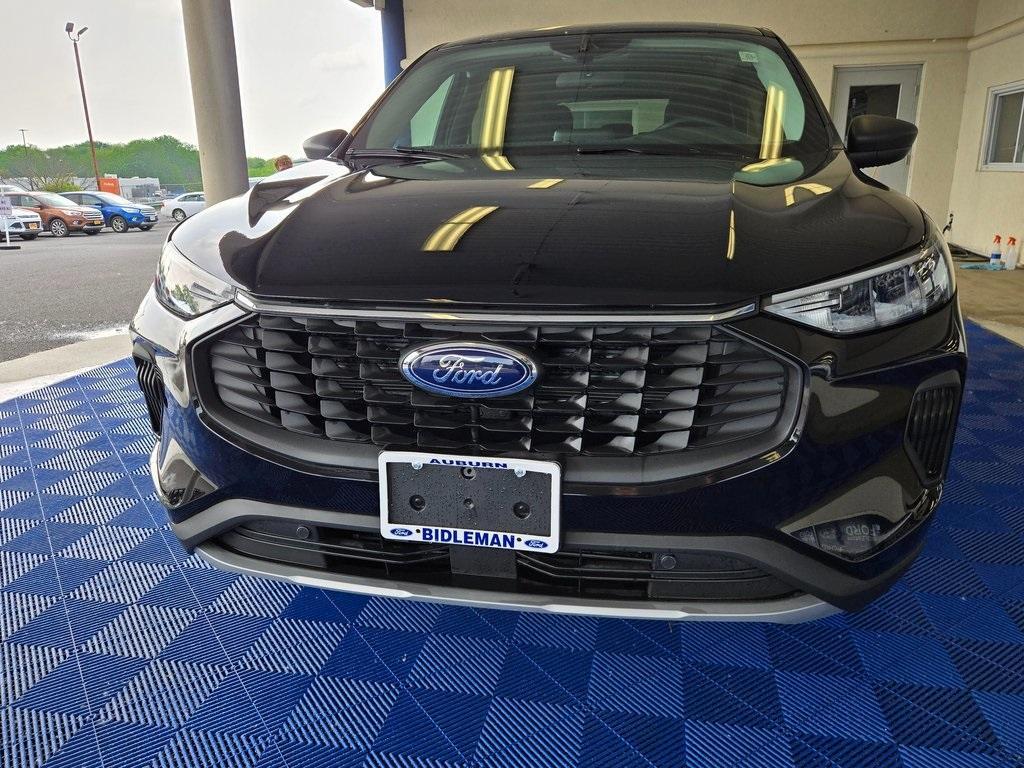 new 2025 Ford Escape car, priced at $30,228