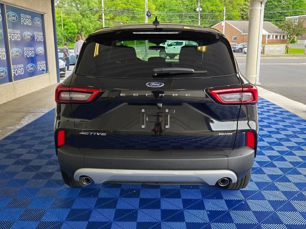 new 2025 Ford Escape car, priced at $30,228