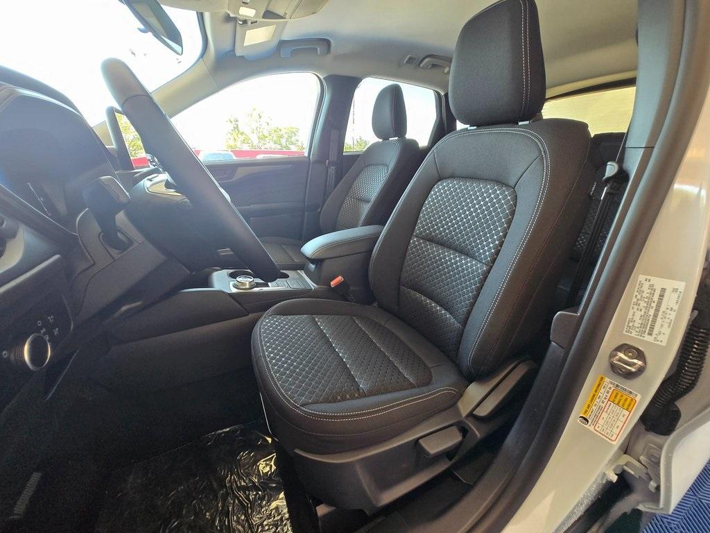 new 2025 Ford Escape car, priced at $26,499