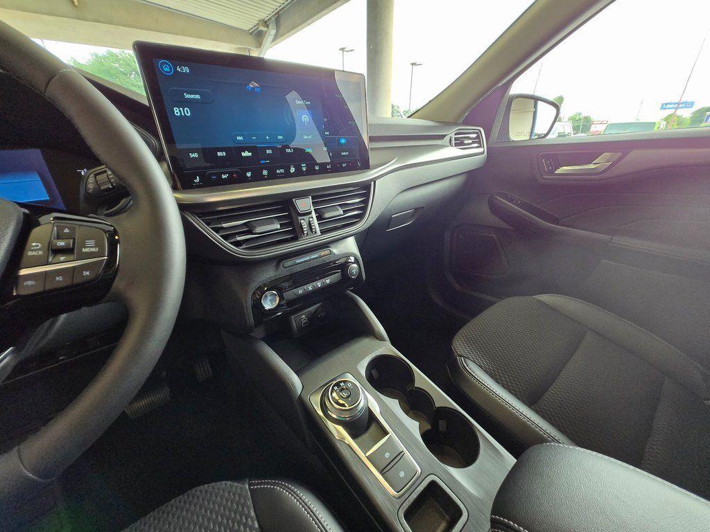 new 2025 Ford Escape car, priced at $29,499