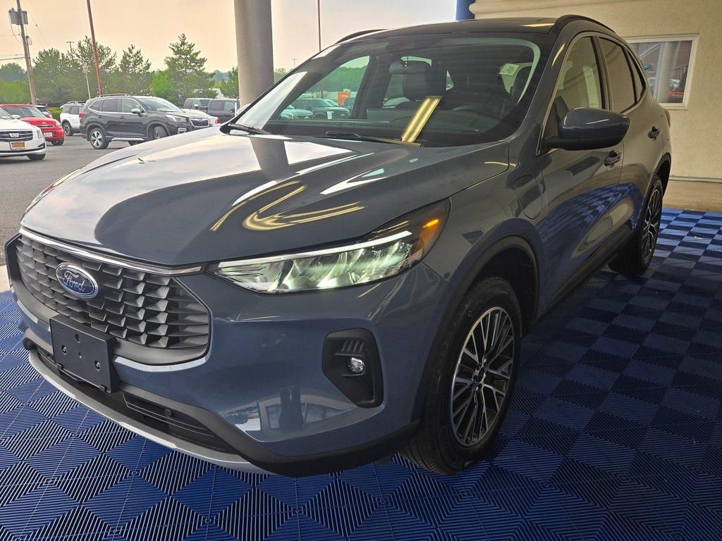 new 2025 Ford Escape car, priced at $33,857
