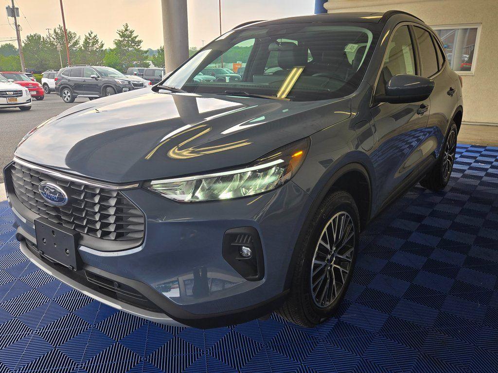 new 2025 Ford Escape car, priced at $29,499