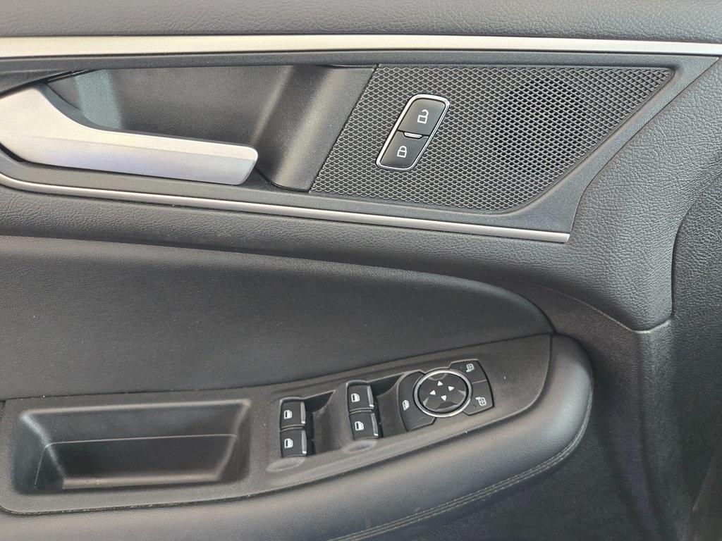 used 2021 Ford Edge car, priced at $23,995