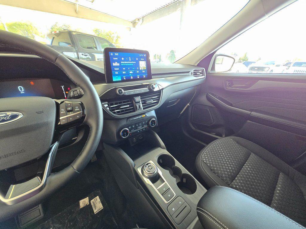 new 2025 Ford Escape car, priced at $26,499