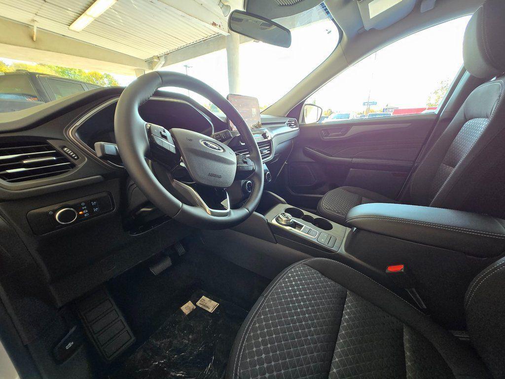 new 2025 Ford Escape car, priced at $26,499