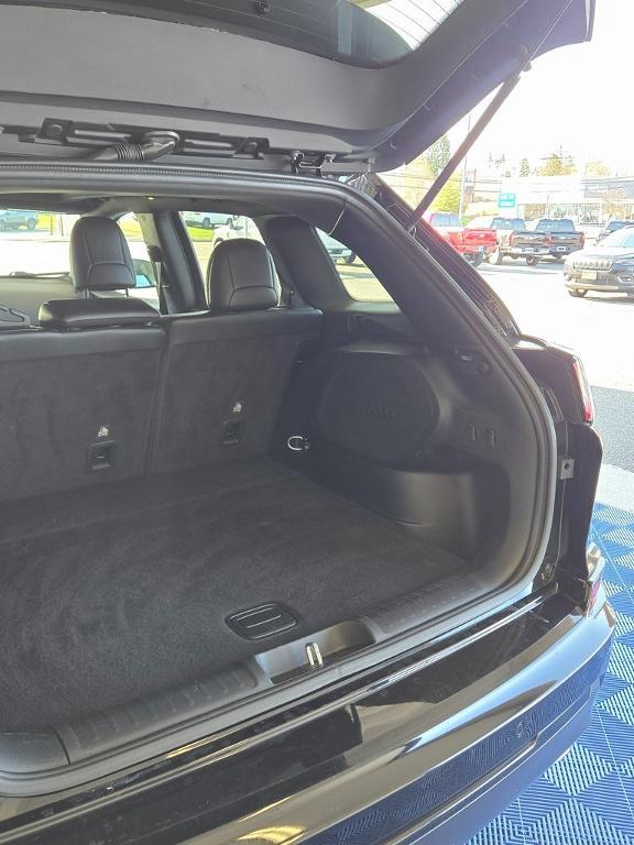 used 2019 Jeep Cherokee car, priced at $19,994