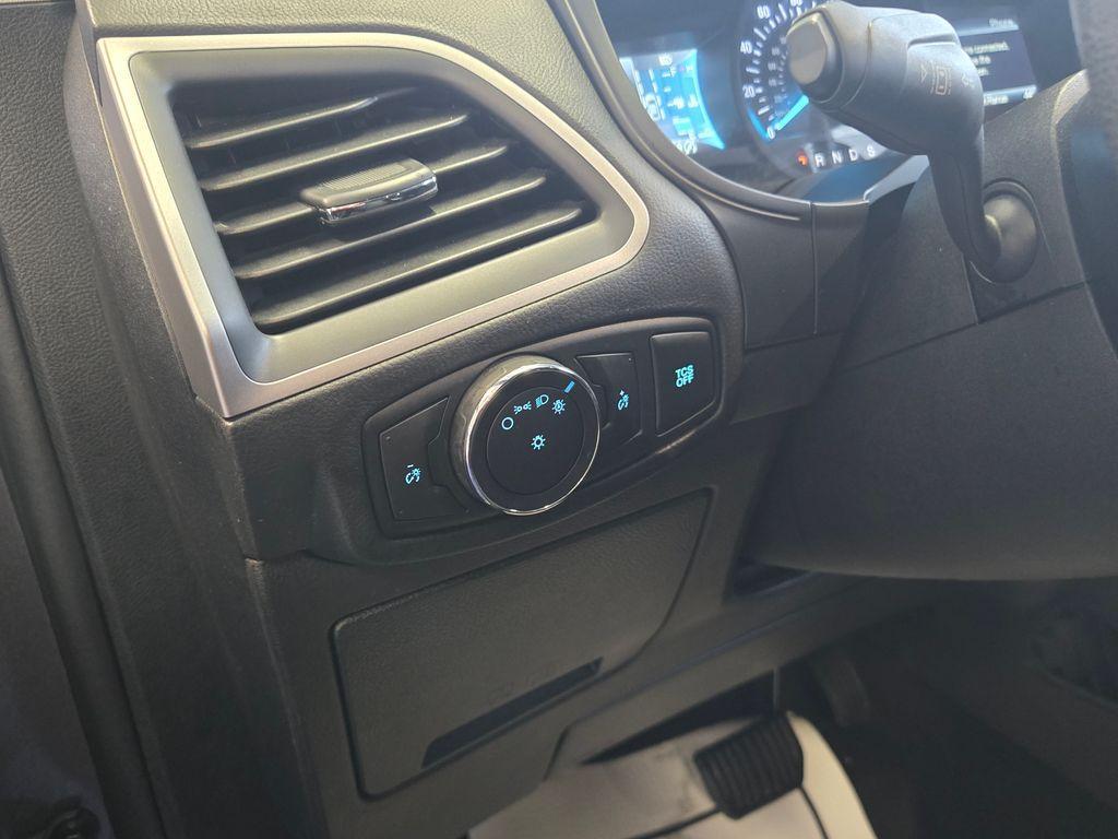 used 2022 Ford Edge car, priced at $25,000