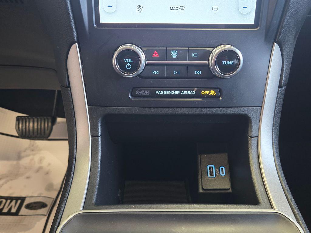 used 2022 Ford Edge car, priced at $25,000