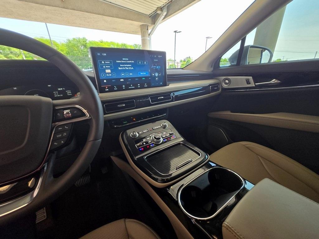 used 2022 Lincoln Nautilus car, priced at $42,995