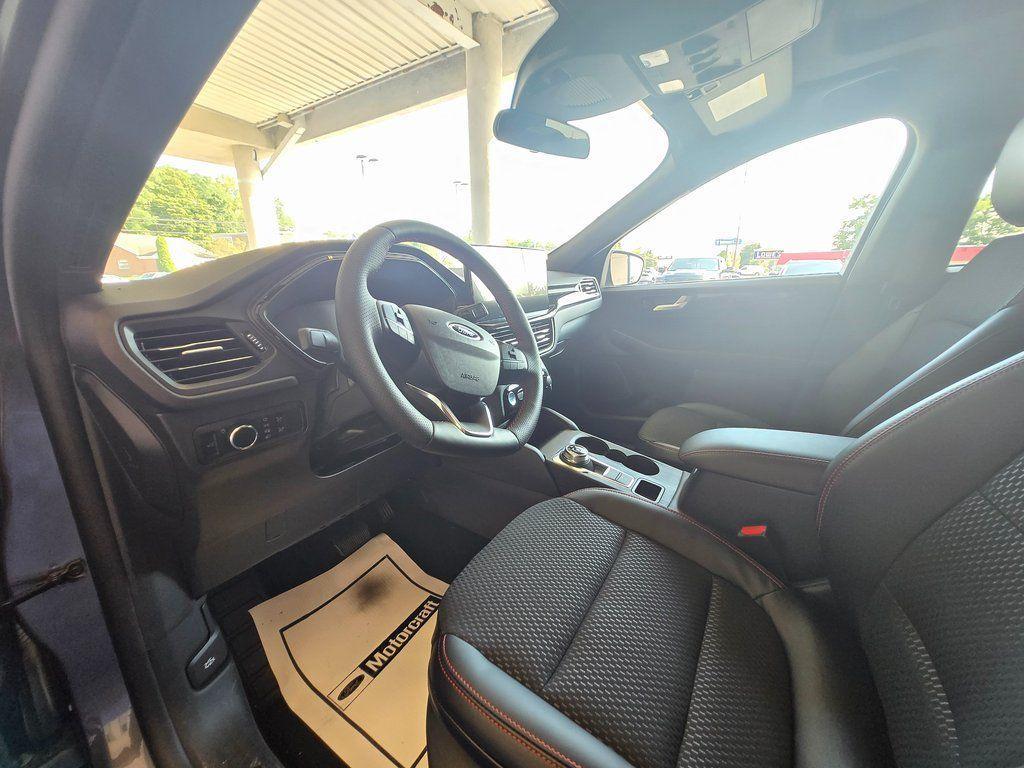 new 2025 Ford Escape car, priced at $29,499