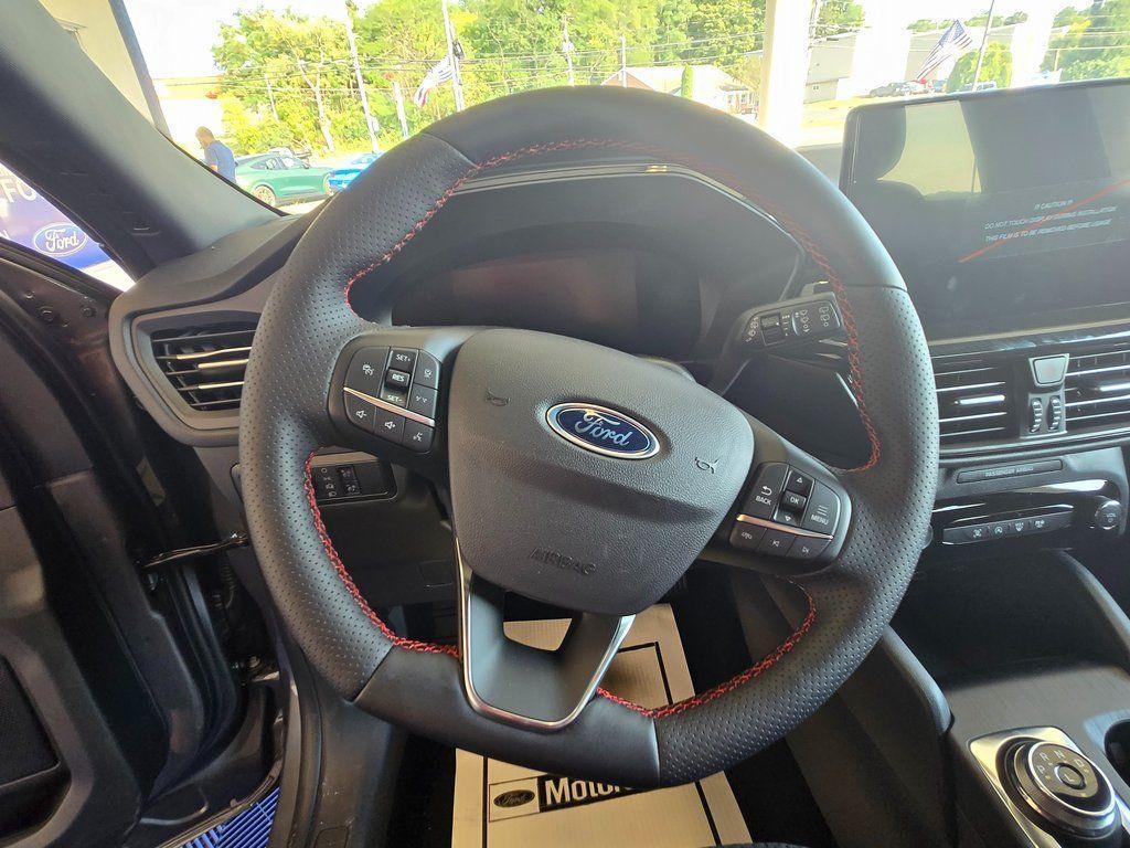 new 2025 Ford Escape car, priced at $29,499