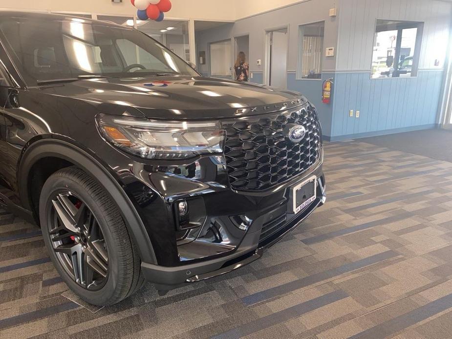 new 2025 Ford Explorer car, priced at $58,093