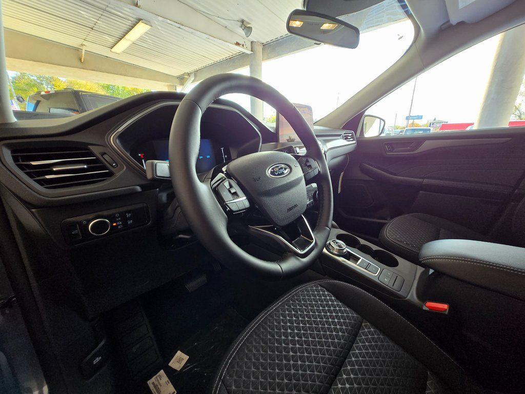 new 2025 Ford Escape car, priced at $26,499