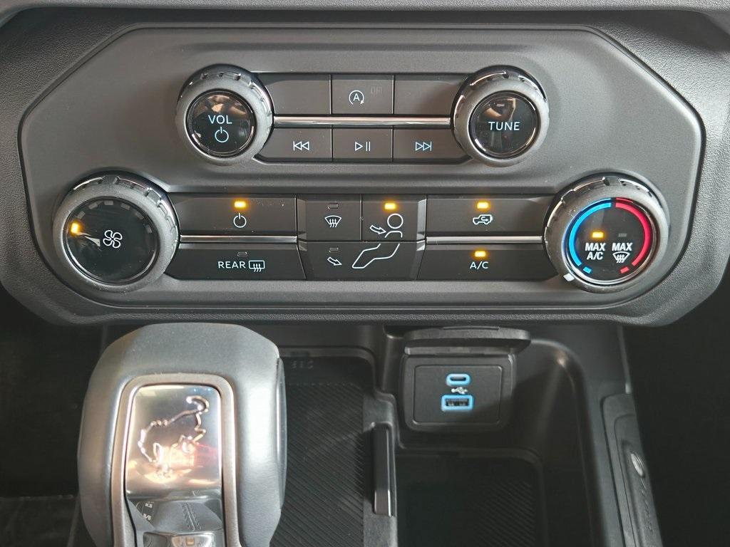 new 2025 Ford Bronco car, priced at $43,097