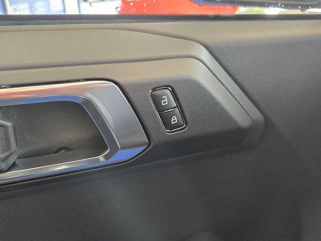 new 2025 Ford Bronco car, priced at $41,499