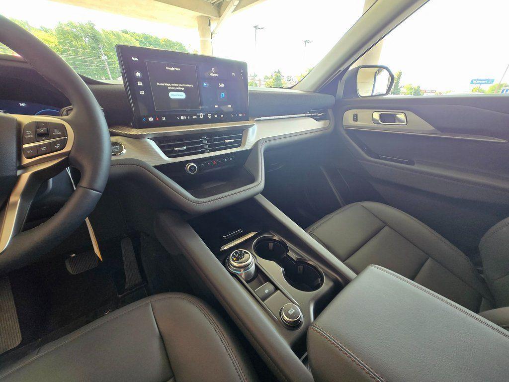 new 2025 Ford Explorer car, priced at $45,799