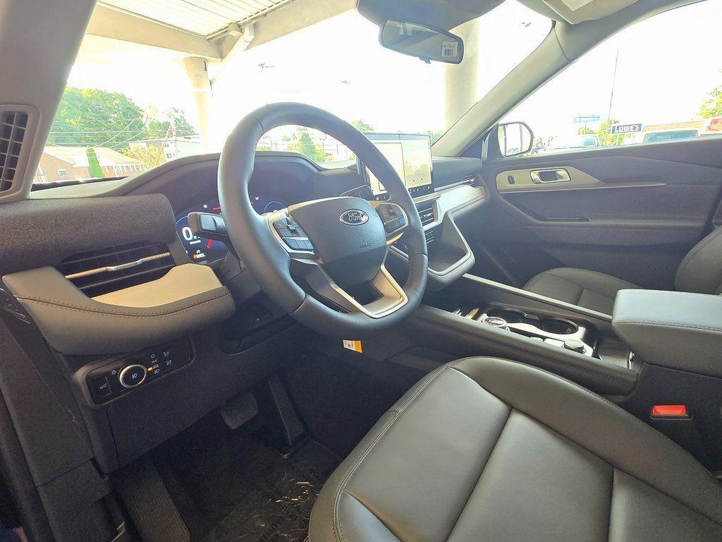 new 2025 Ford Explorer car, priced at $45,799