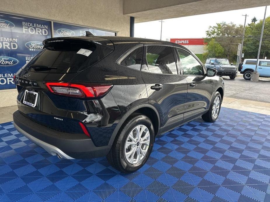 new 2025 Ford Escape car, priced at $29,333