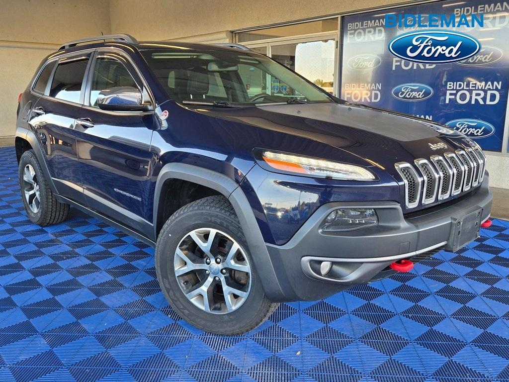 used 2015 Jeep Cherokee car, priced at $11,499