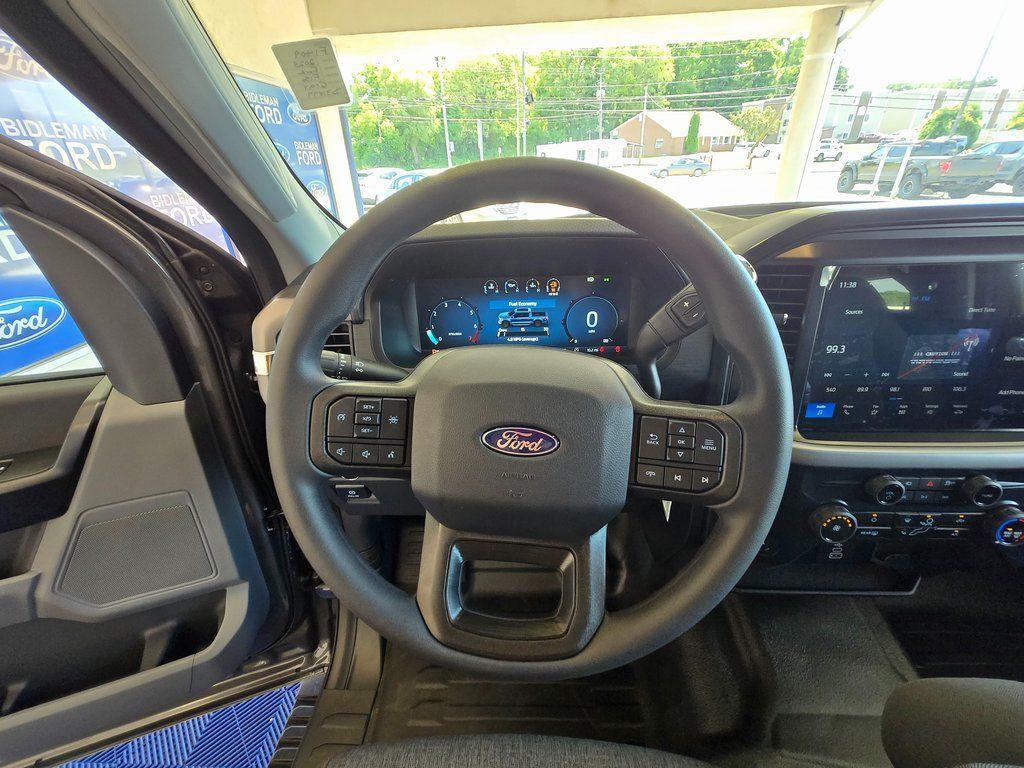 new 2025 Ford F-150 car, priced at $47,124