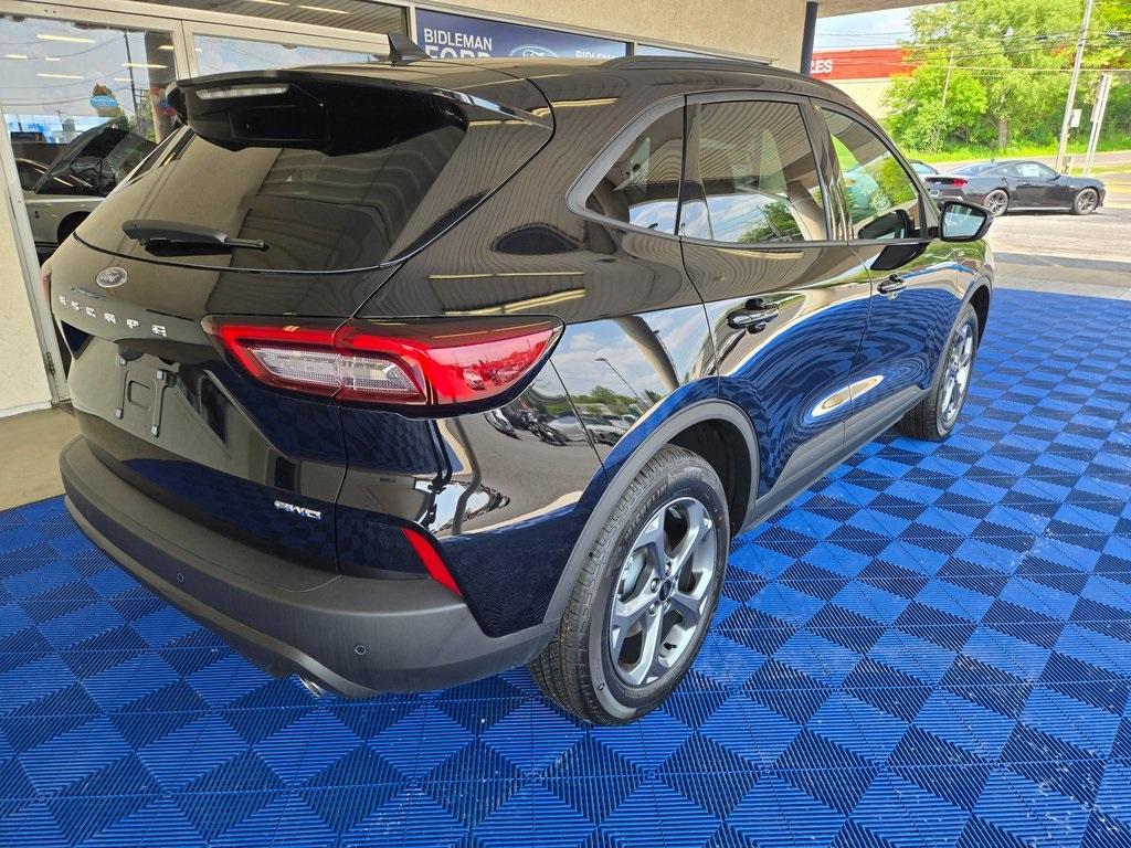 new 2025 Ford Escape car, priced at $33,708