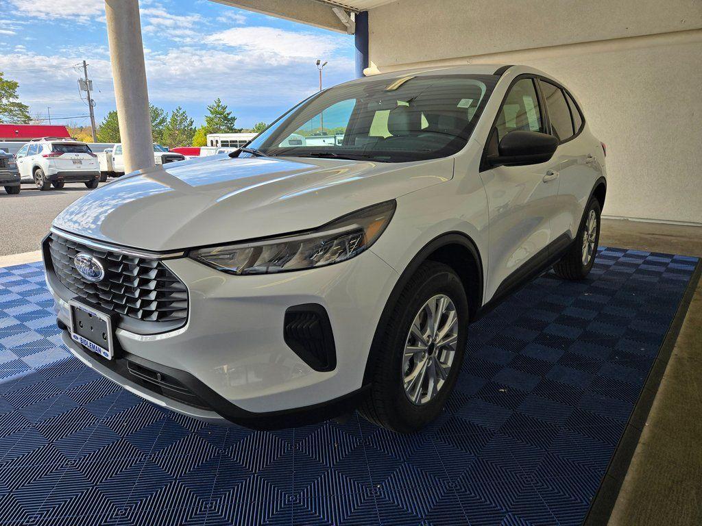new 2025 Ford Escape car, priced at $26,499