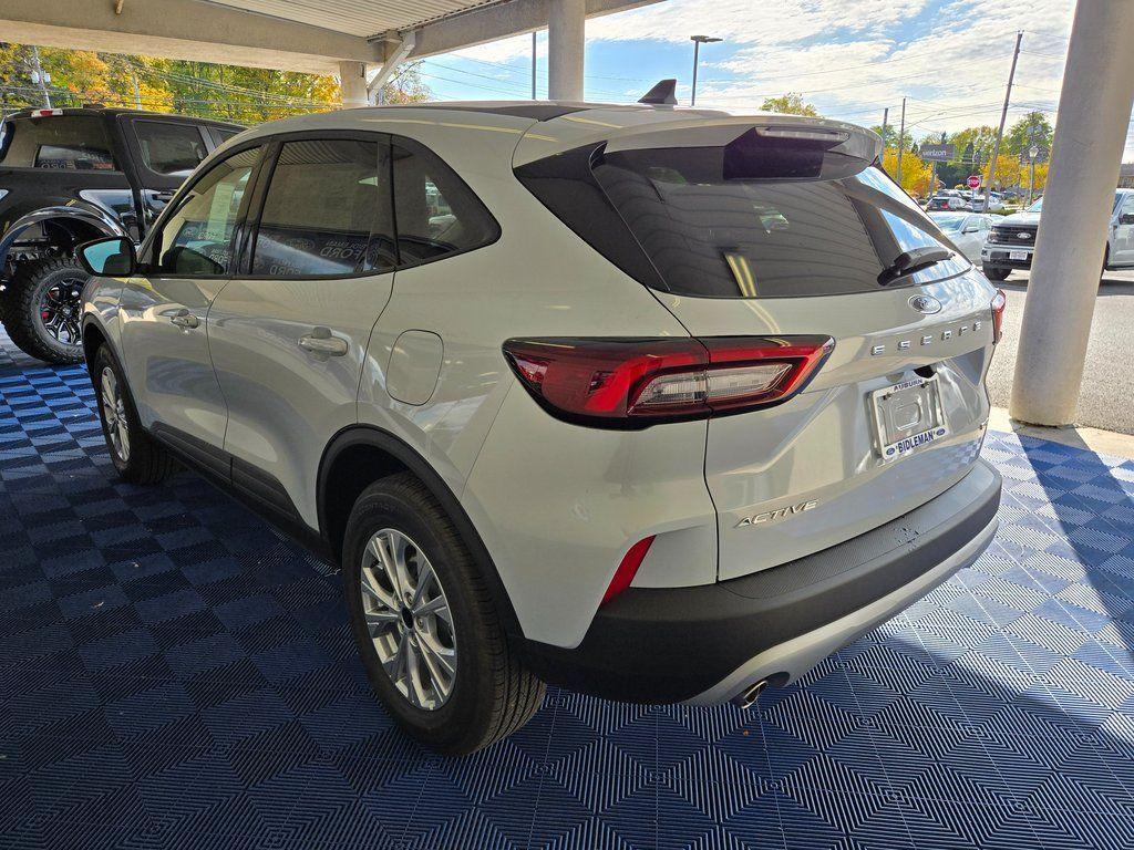 new 2025 Ford Escape car, priced at $26,499