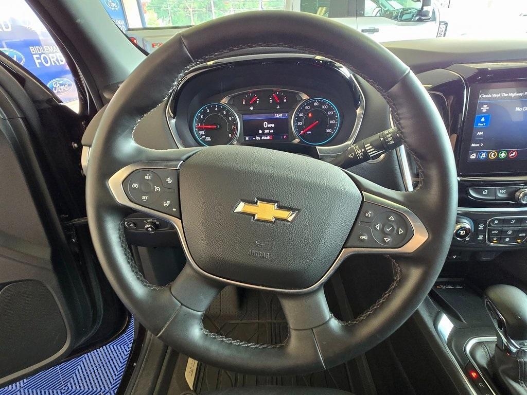 used 2023 Chevrolet Traverse car, priced at $33,983