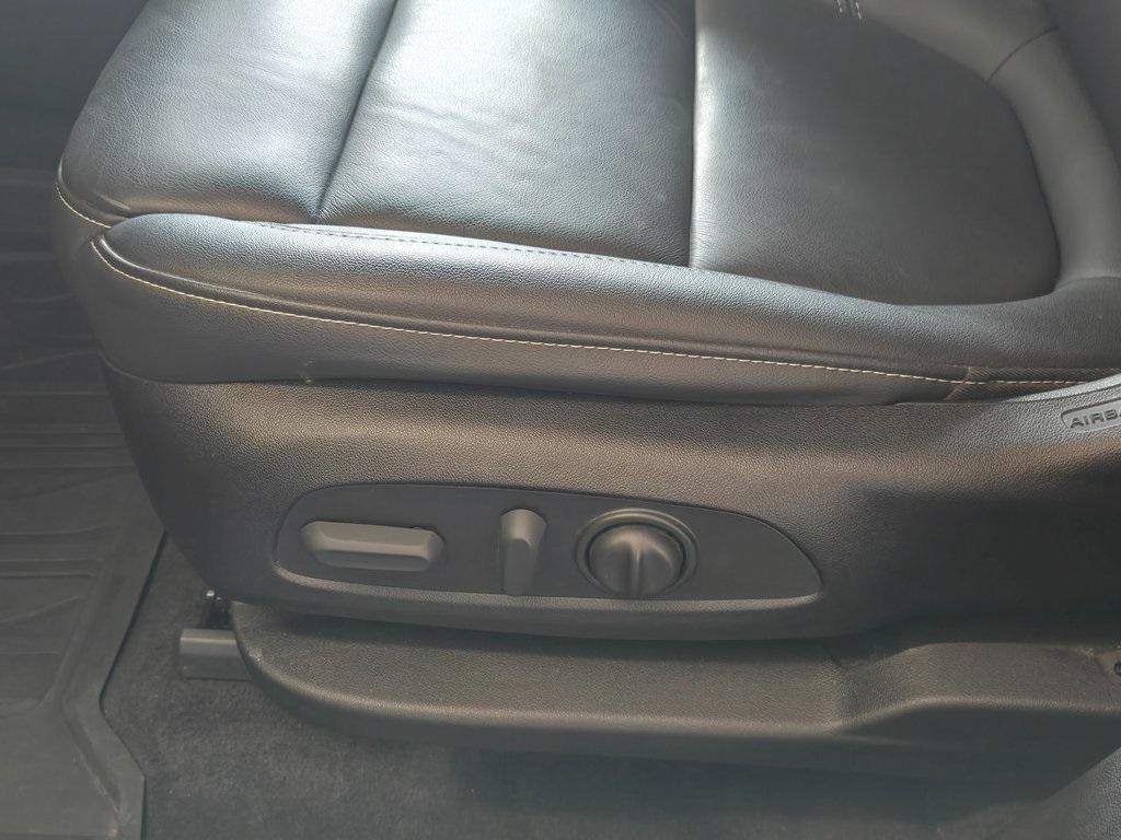 used 2023 Chevrolet Traverse car, priced at $33,983