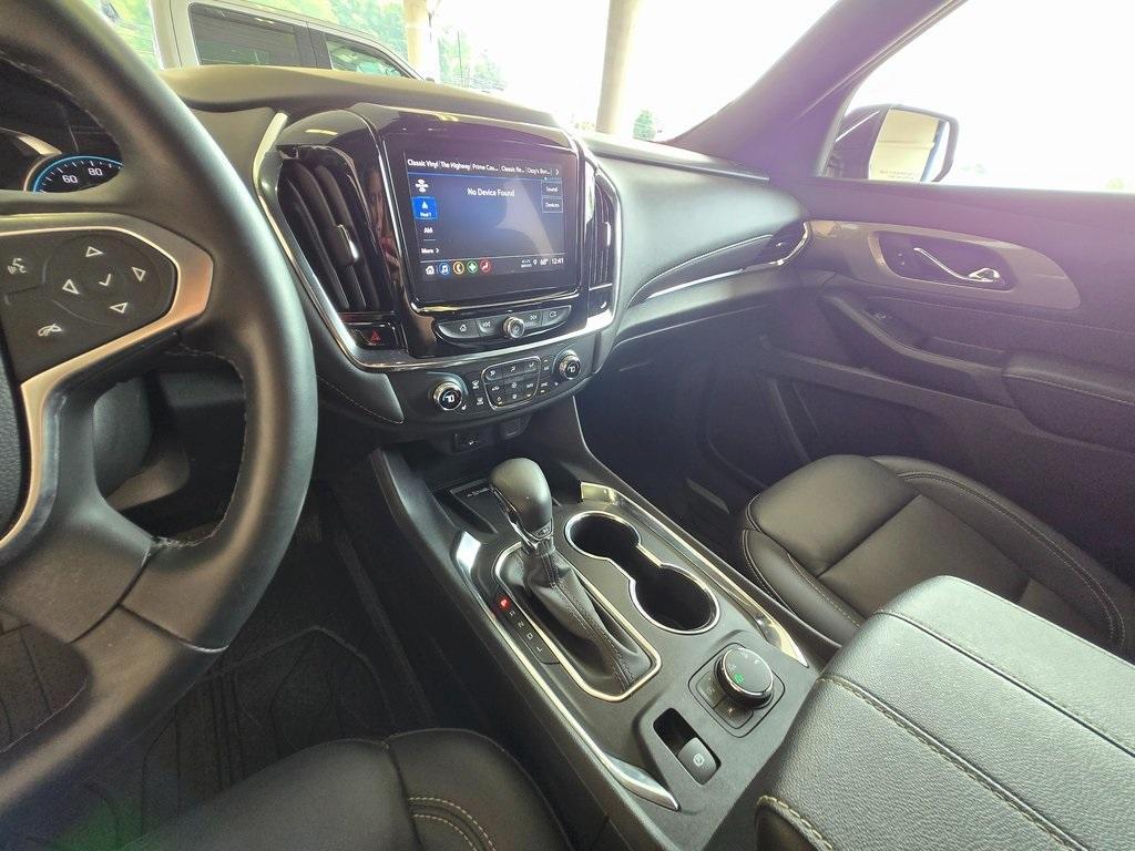 used 2023 Chevrolet Traverse car, priced at $33,983