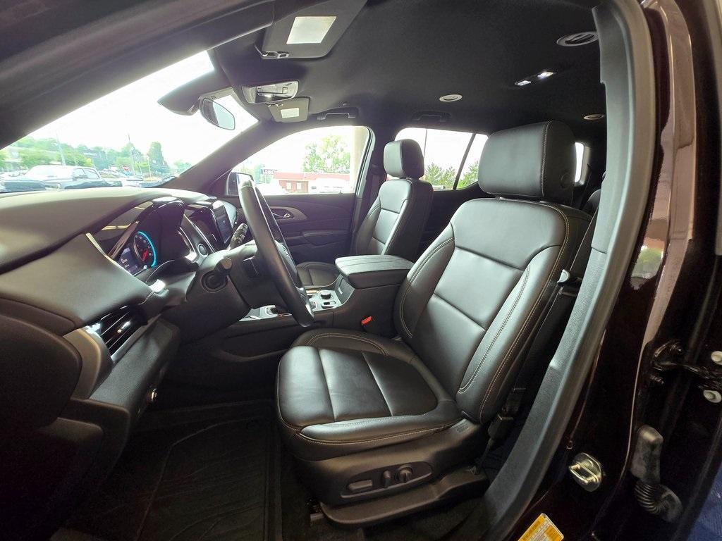 used 2023 Chevrolet Traverse car, priced at $33,983