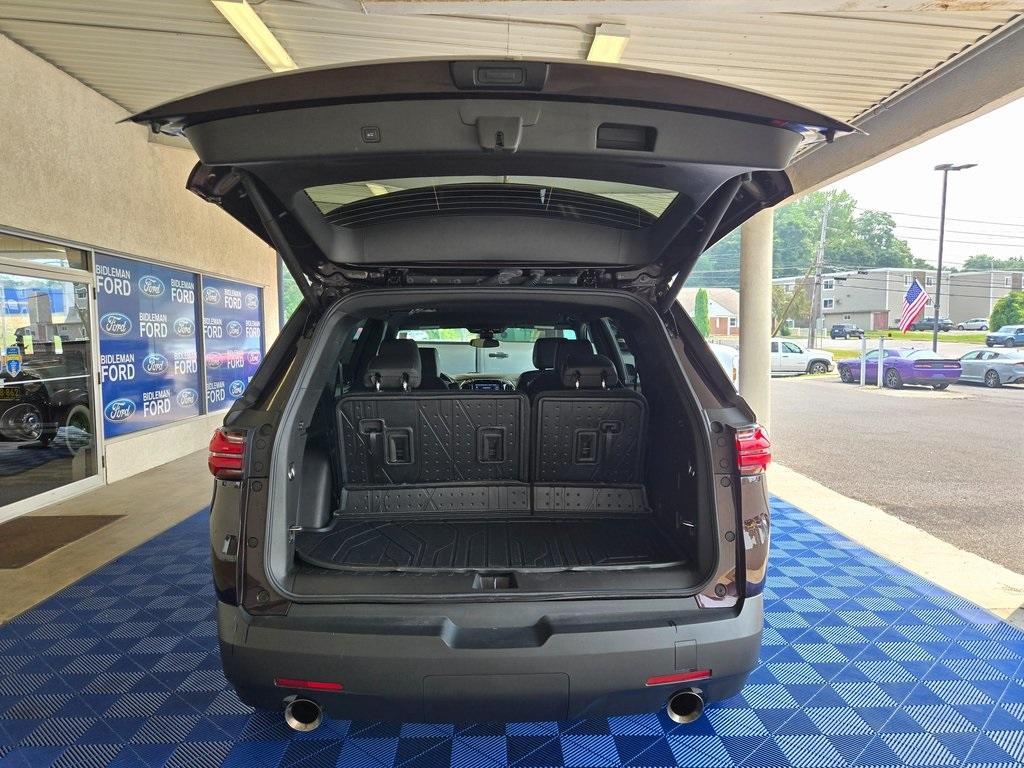 used 2023 Chevrolet Traverse car, priced at $33,983