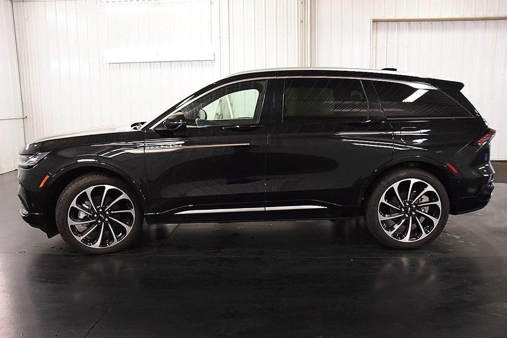 used 2024 Lincoln Nautilus car, priced at $61,995