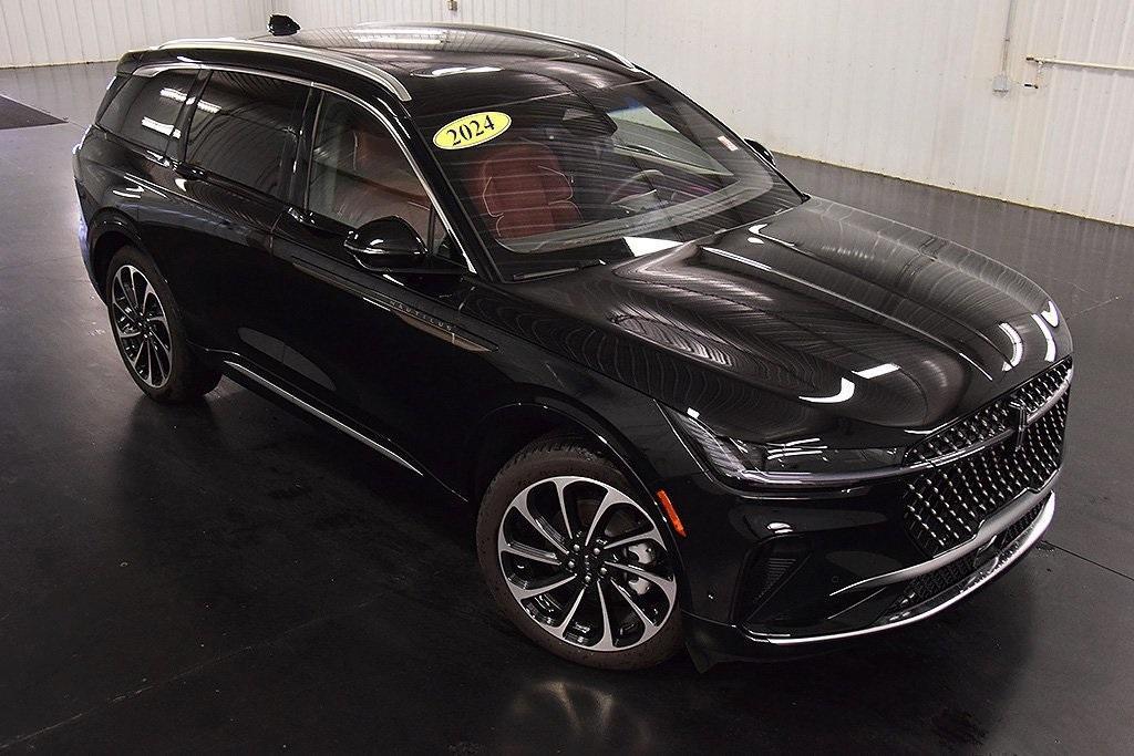 used 2024 Lincoln Nautilus car, priced at $61,995