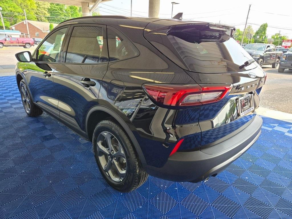 new 2025 Ford Escape car, priced at $32,147