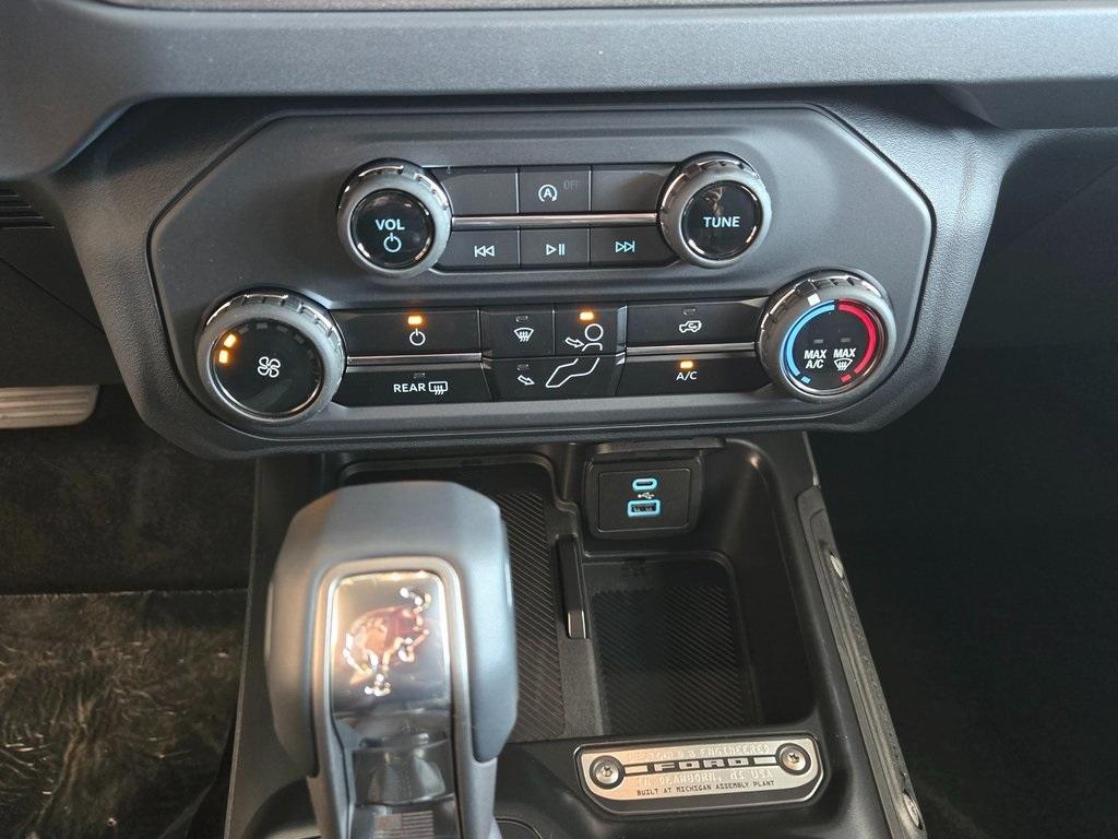new 2025 Ford Bronco car, priced at $43,087