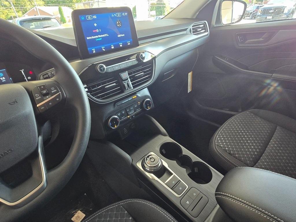 new 2025 Ford Escape car, priced at $27,550