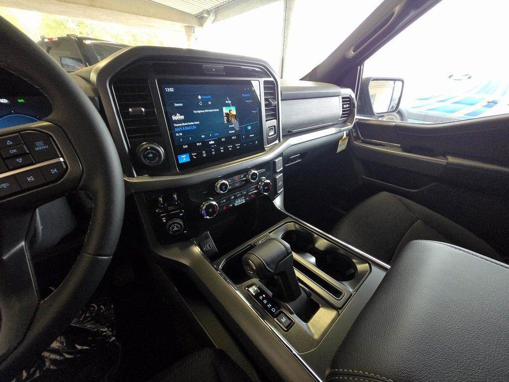 new 2025 Ford F-150 car, priced at $58,999