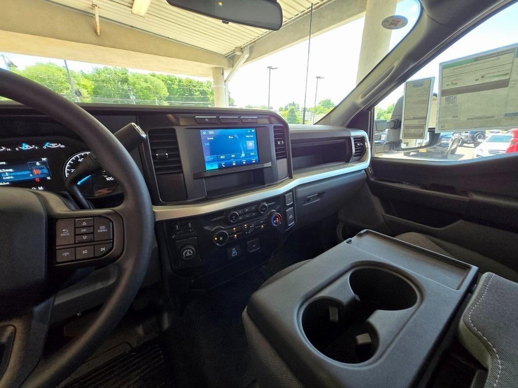 new 2024 Ford F-350 car, priced at $53,332