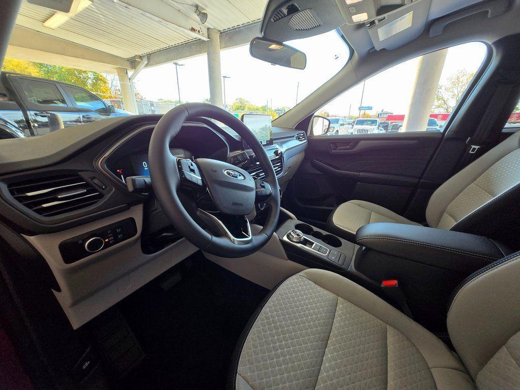 new 2025 Ford Escape car, priced at $27,499