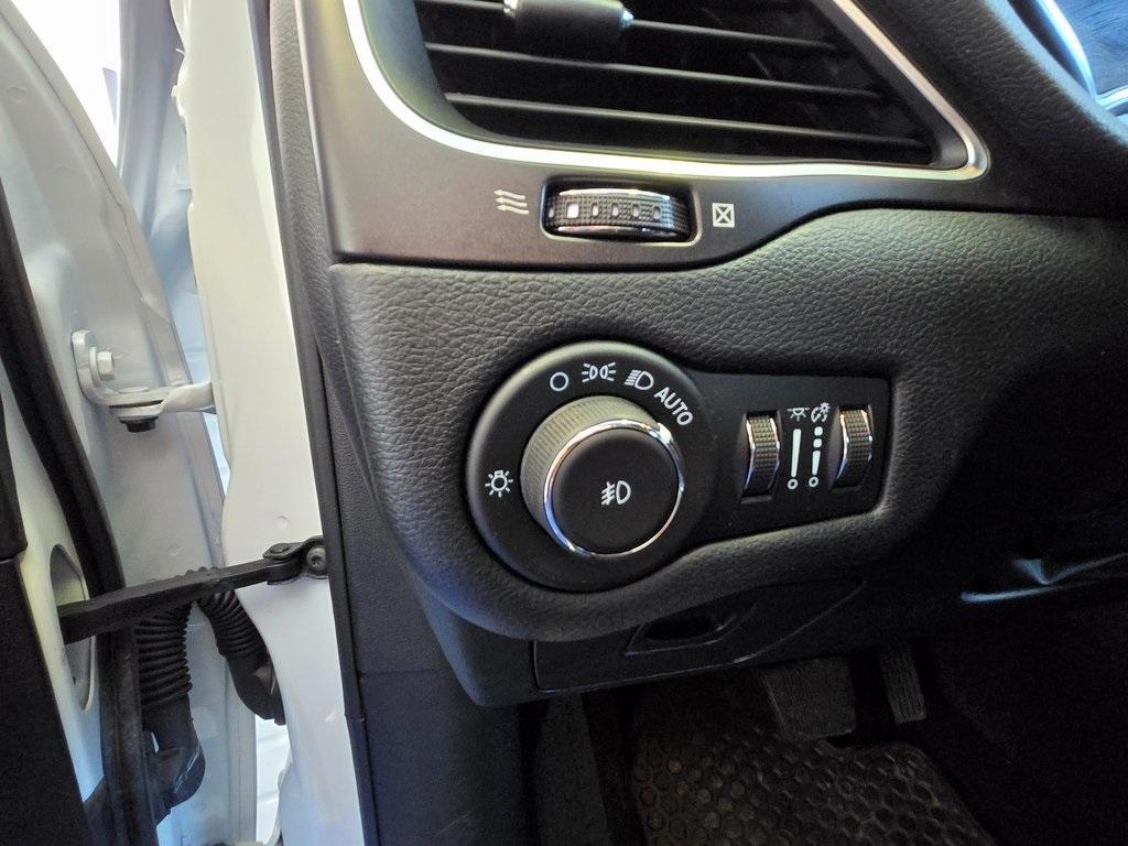 used 2022 Jeep Cherokee car, priced at $27,899