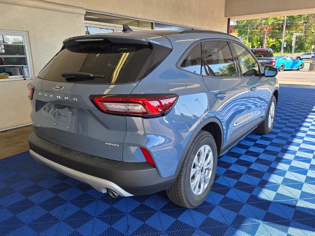 new 2025 Ford Escape car, priced at $30,478