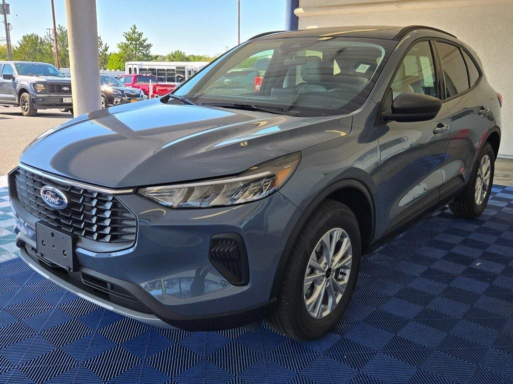new 2025 Ford Escape car, priced at $30,478