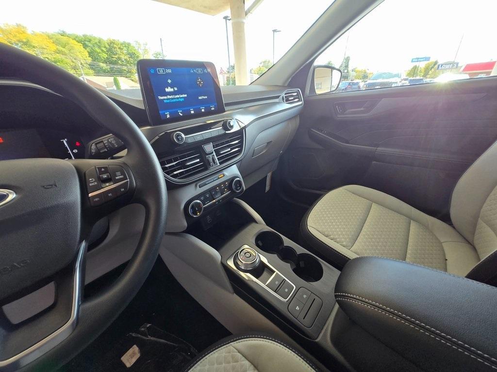 new 2025 Ford Escape car, priced at $27,550