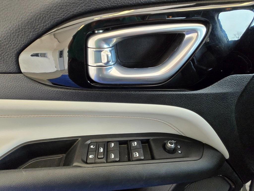 used 2022 Jeep Compass car, priced at $25,995