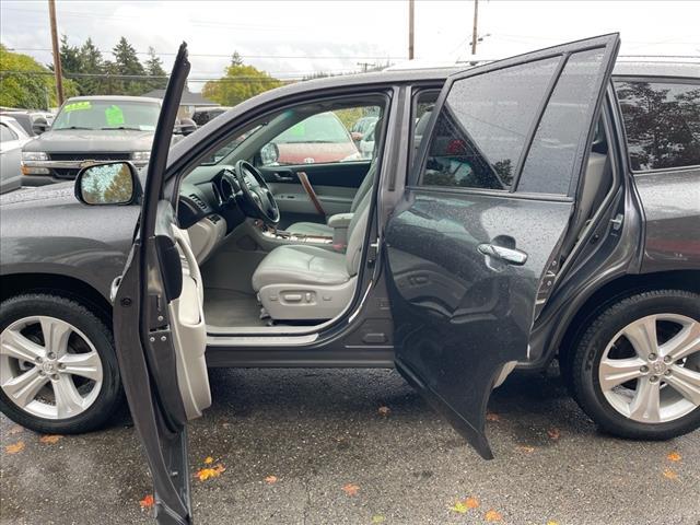 used 2010 Toyota Highlander car, priced at $12,750