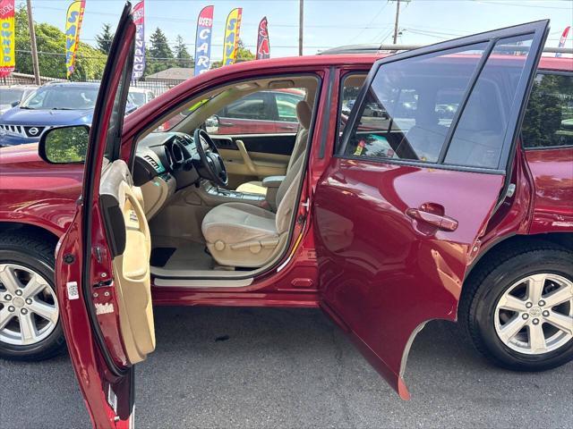 used 2008 Toyota Highlander car, priced at $7,995