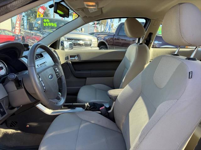 used 2009 Ford Focus car, priced at $5,750